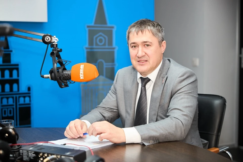 Дмитрий Махонин в прямом эфире рассказал о достижениях и перспективах Прикамья.