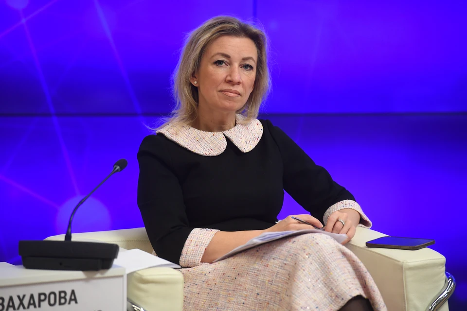 Захарова: дипломаты РФ в Баку более двух часов не могут связаться с журналистами