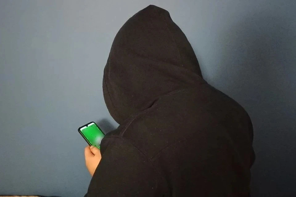 У женщины похитили почти миллион рублей.