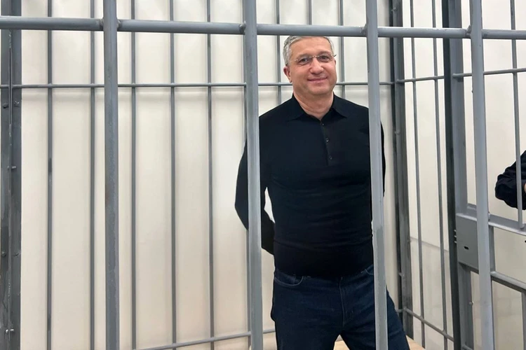Суд приговорил экс-замминистра обороны РФ Иванова к 13 годам колонии