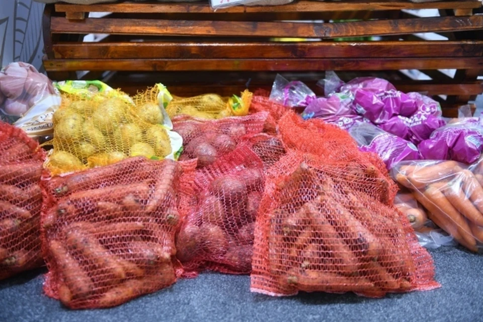 Лишь в некоторых районах доля продажи продуктов торговыми сетями не перевалила за 50%.