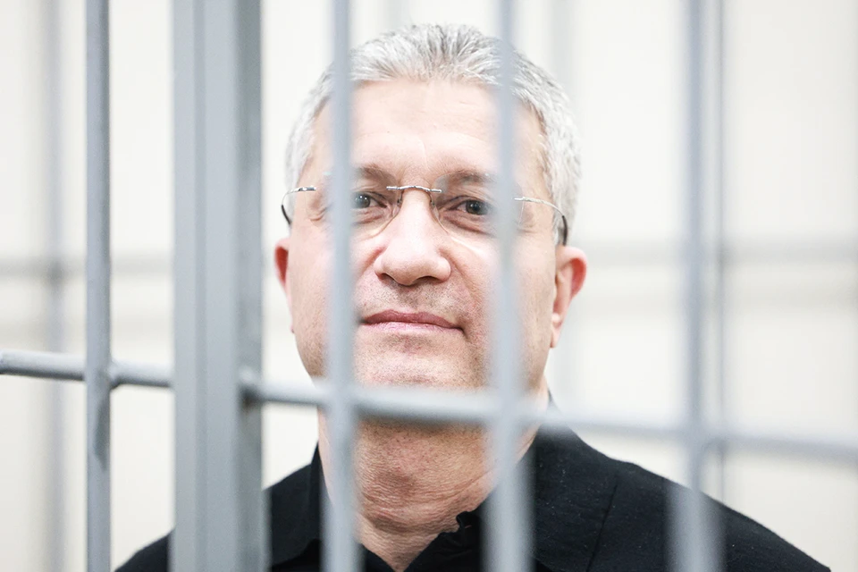 Экс-замминистра обороны России Тимур Иванов приговорен к 13 годам колонии за растрату. Фото: Александр Щербак/ТАСС