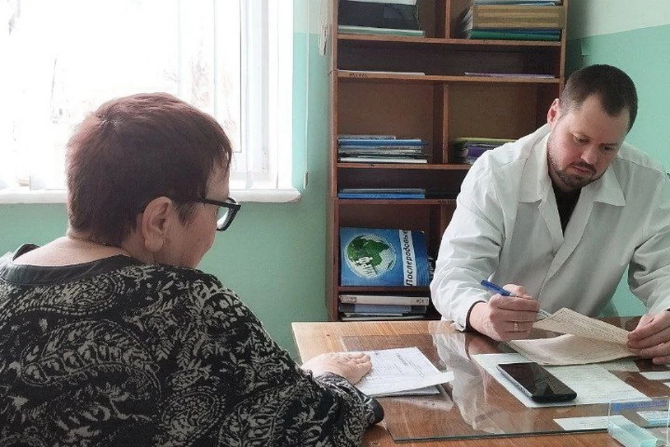 Больничный лист по уходу за взрослым родственником можно оформить только при условии, что он находится на амбулаторном лечении. Фото: Минздрав ДНР