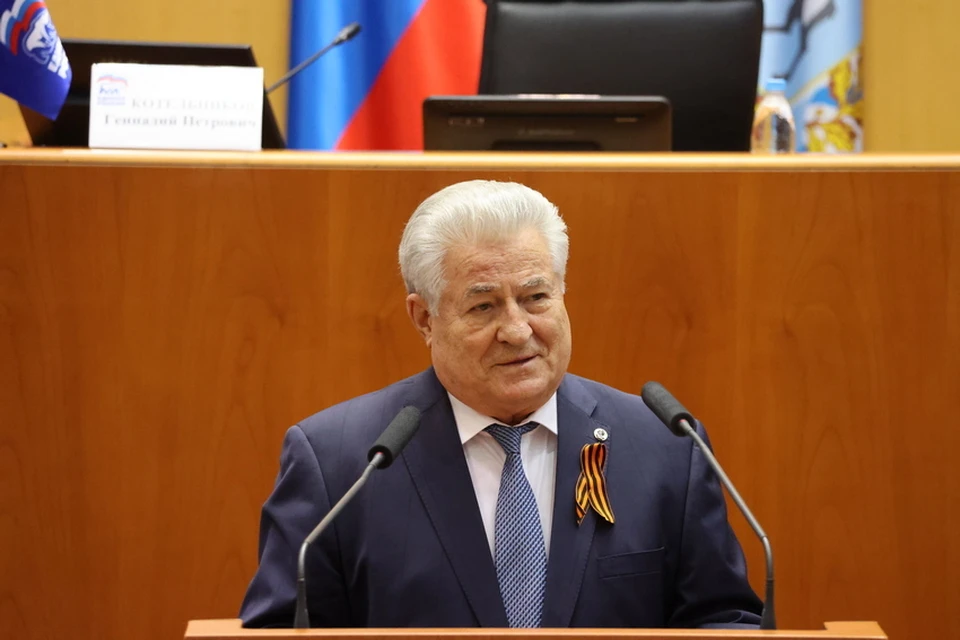 Котельников пожелал крепкого здоровья, сил и мужества нашим героям. Фото: Самарская Губдума