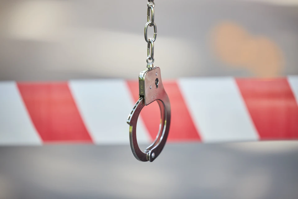 В новосибирском жилмассиве Родники женщина начала душить 12-летнюю девочку
