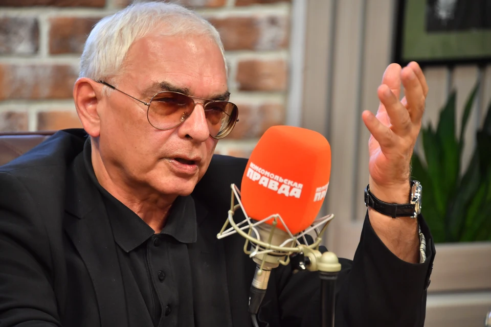 Карен Шахназаров объявлен в розыск Службой безопасности Украины.