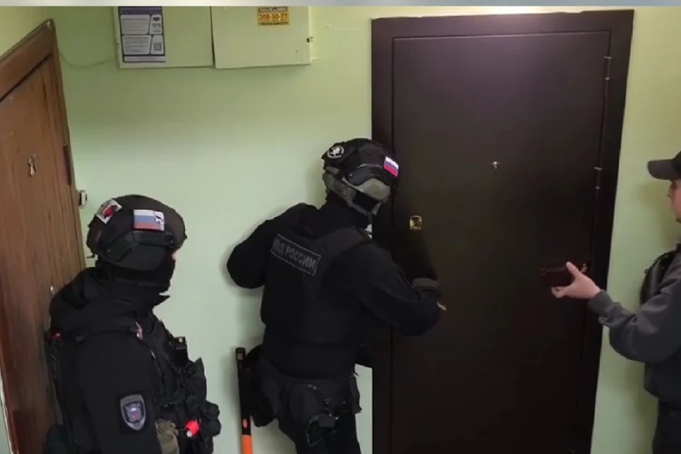 Налетчики похитили 4,6 млн рублей из гаража. Фото: пресс-служба ГУ МВД РФ по СПб и ЛО