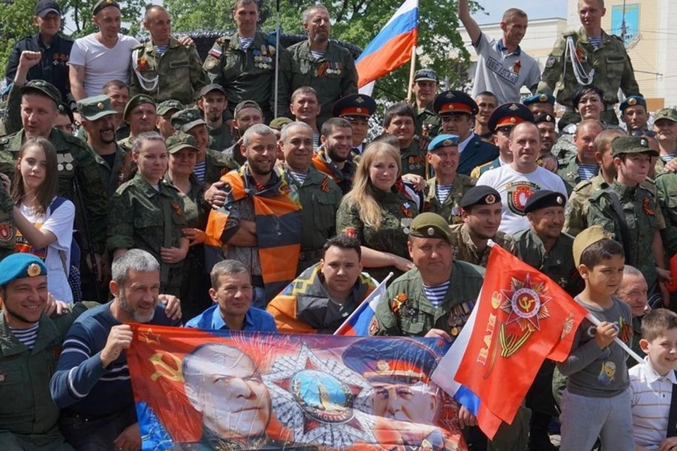 Военнослужащие бригады «Пятнашка» празднуют 11 лет со дня основания. Фото: ТГ/Макаров