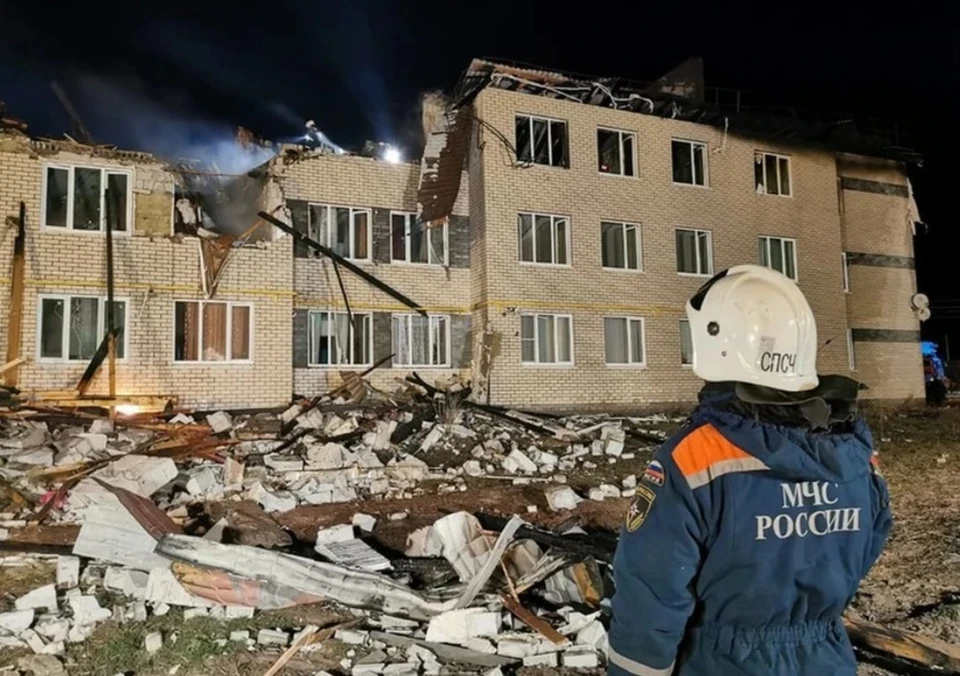 В многоквартирном доме из-за нарушения техники работ с газовым оборудованием произошел взрыв.