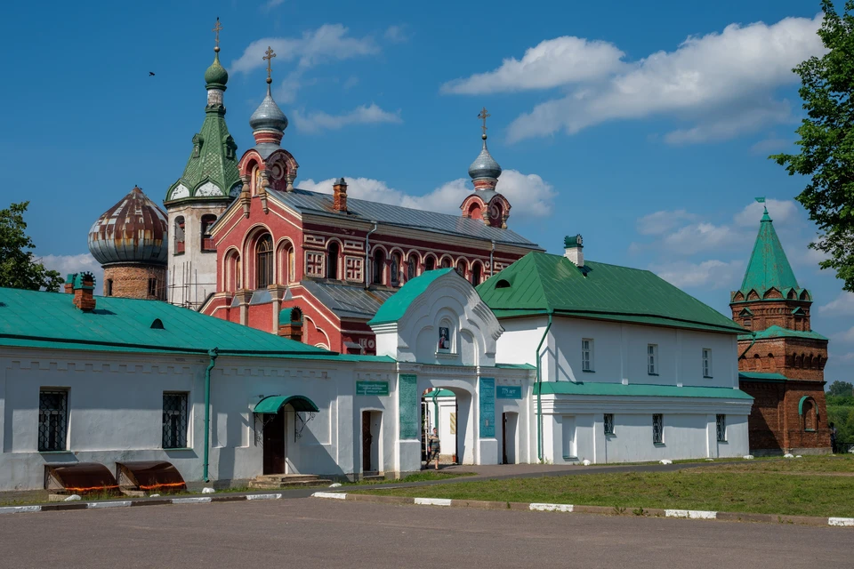Староладожский Никольский монастырь снова возрождается.