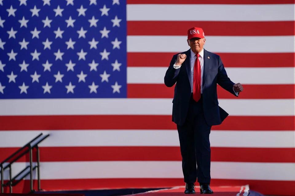Президент США Дональд Трамп очень гордится тем, что вчера Конгресс США окончательно принял его «Большой красивый закон»