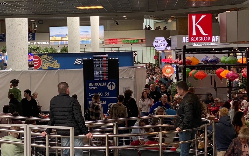 Такая обстановка была ночью в аэропорту Фото: соцсети