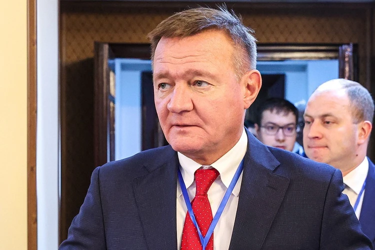 Снятый с должности министр транспорта Старовойт покончил с собой: парк, личная «Тесла» и наградной пистолет Макарова