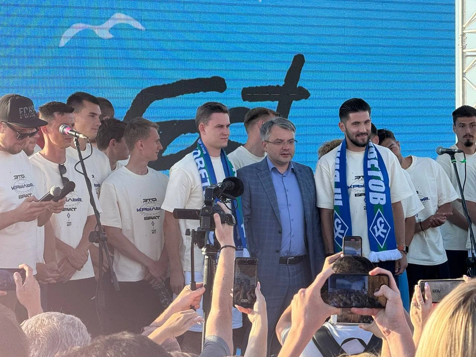 На мероприятии были представлены два новых игрока «Крыльев» - Никита Кокарев и Алексей Сутормин