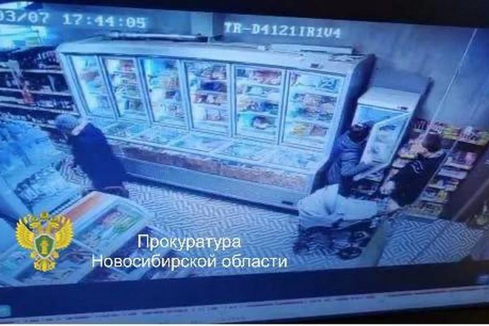 Семейная пара вынесла из магазина продукты на 8,5 тысячи рублей. Фото: прокуратура Новосибирской области