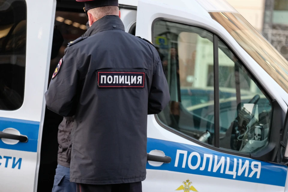 Молодых людей доставили в полицию.