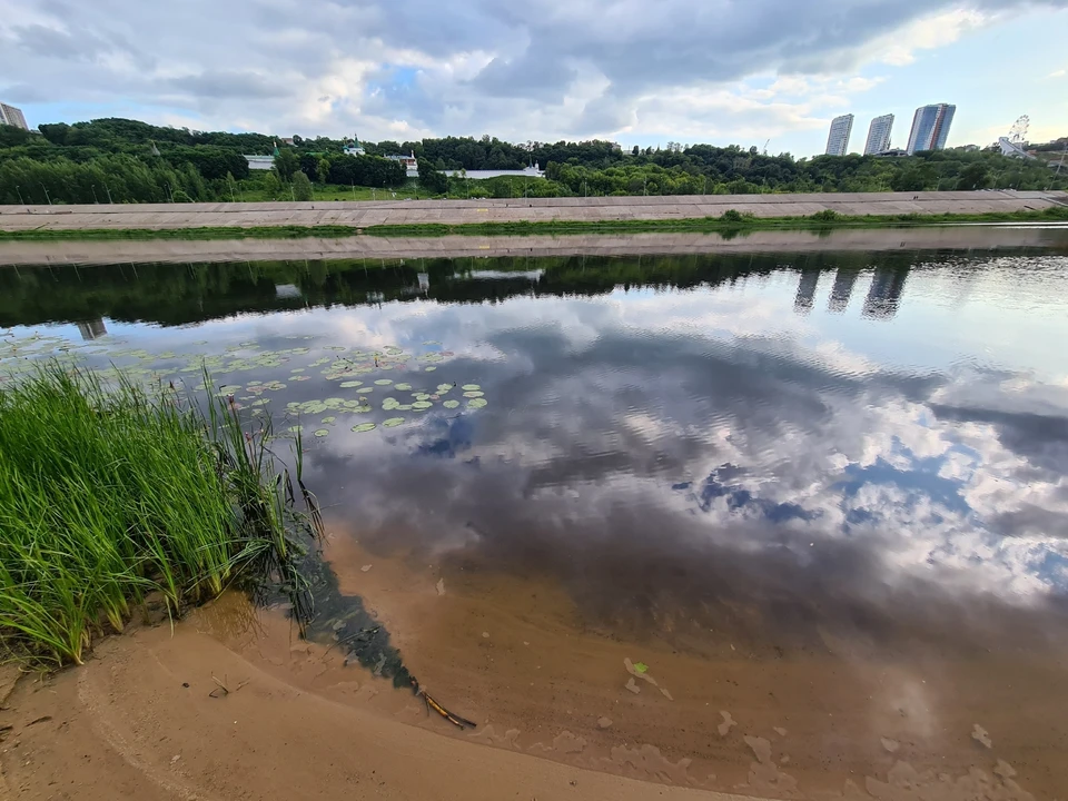 В Нижнем Новгороде ищут родственников погибшей в Оке девушки.
