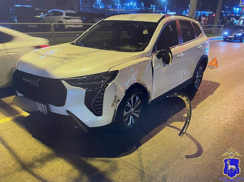 Девушка была госпитализирована с места аварии.