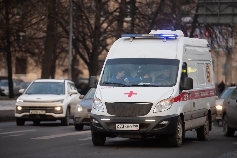 В Димитровграде после ДТП иномарка врезалась в препятствие и перевернулась. Фото архив КП
