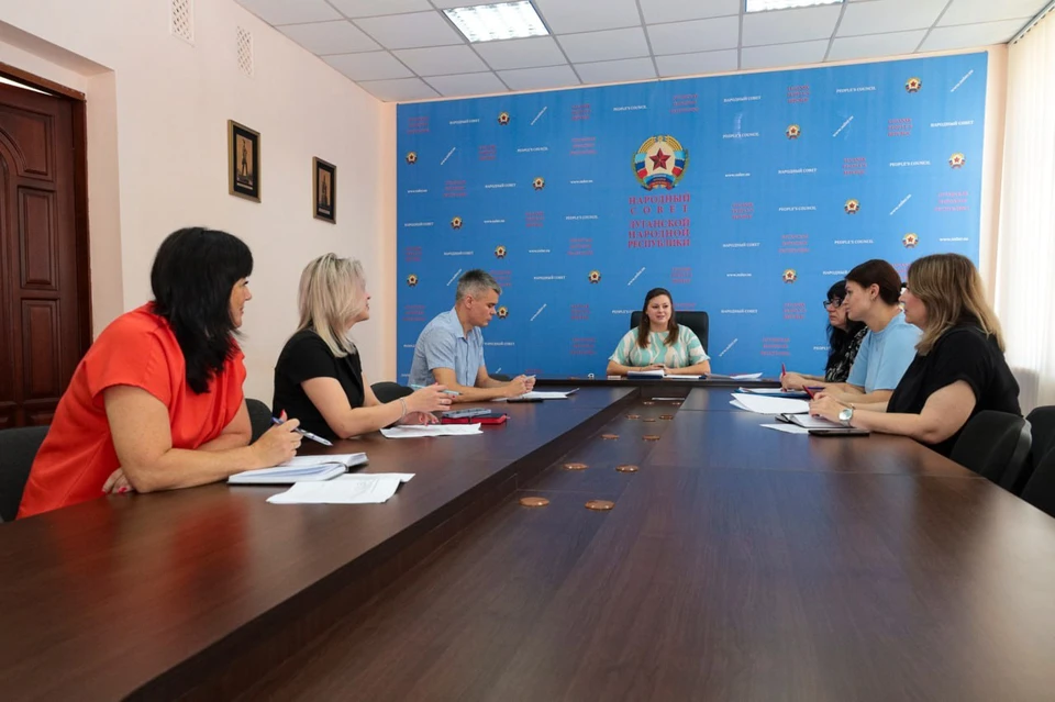 Обсуждение прошло в Народном Совете ЛНР. ФОТО: НС ЛНР