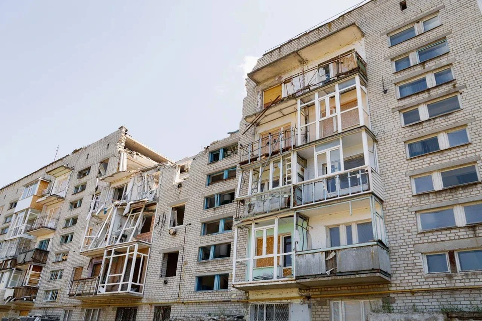 Шесть домов получили повреждения. Фото - тг-канал Евгения Балицкого