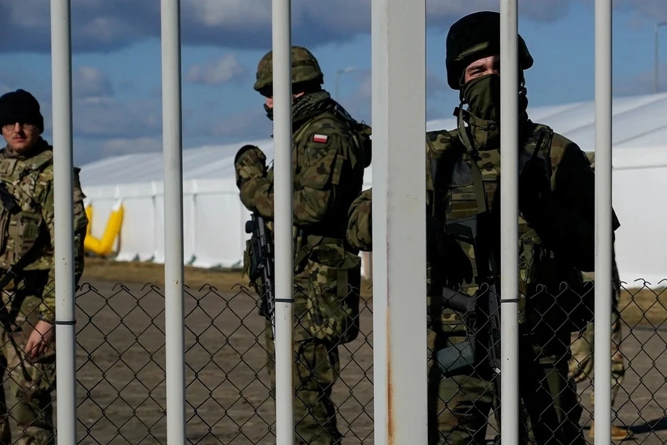 Польша готовит народ к войне: людям обещают разослать 40-страничную инструкцию по выживанию