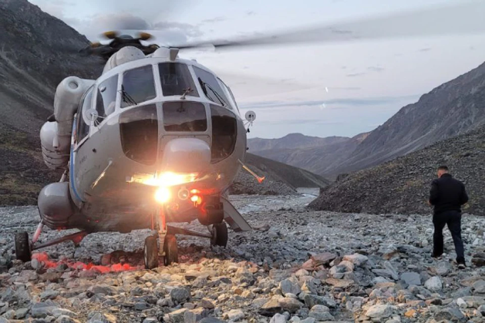 Трое туристок получили травмы при восхождении на гору Победа. Фото: Служба спасения РС (Я)
