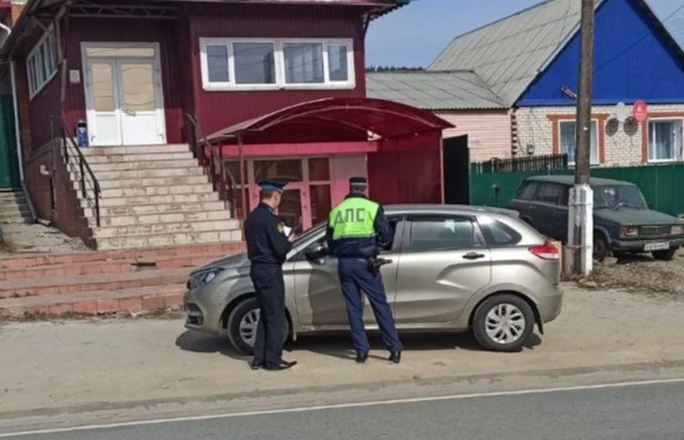После ареста автомобиля жительница Ульяновска погасила долги по штрафам ГИБДД. Фото УФССП