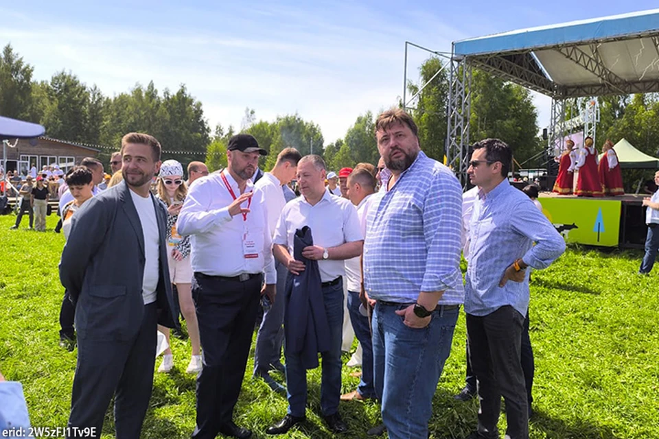 Губернатор Ярославской области Михаил Евраев и генеральный директор "Росагролизинг" Павел Косов. ФОТО: Ростсельмаш