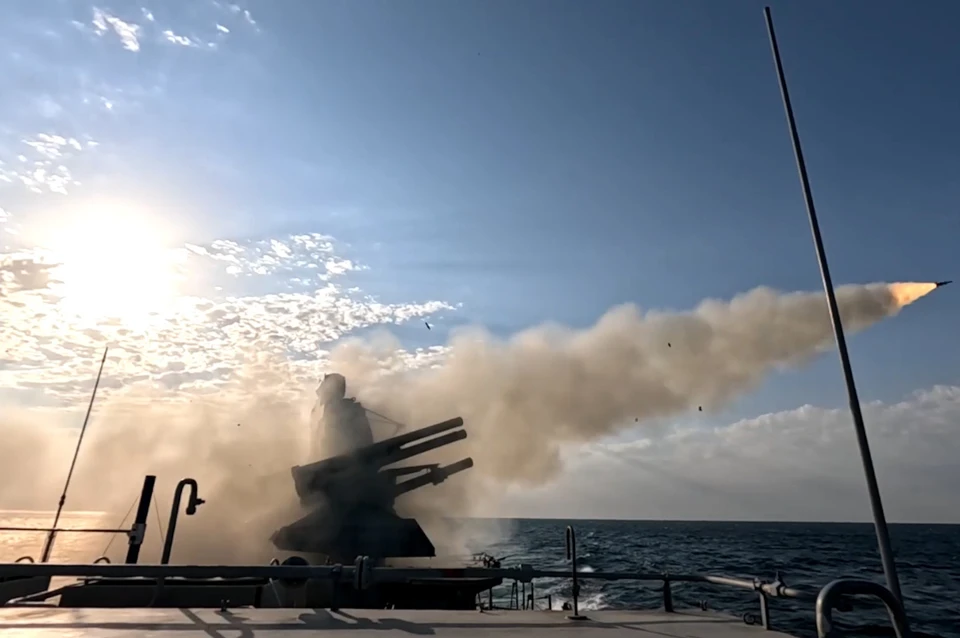 Ключевая задача участников учений Военно-морского флота «Июльский шторм» состоит в гарантированной защите безопасности России. Фото: стоп-кадр видео МО РФ