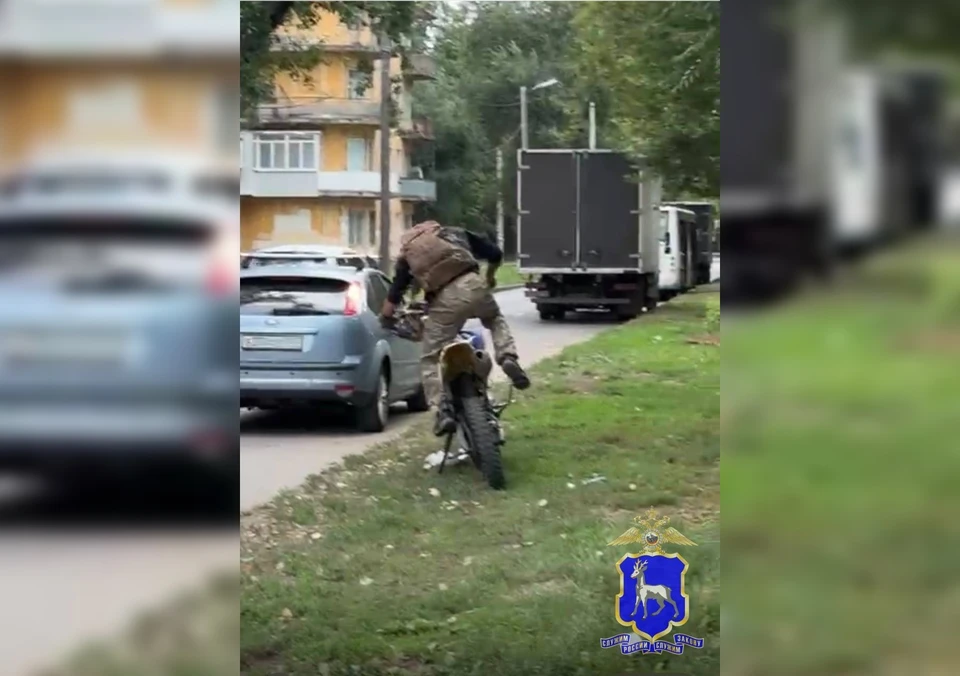 Виновнику на вид 30-35 лет, он со светлыми волосами.