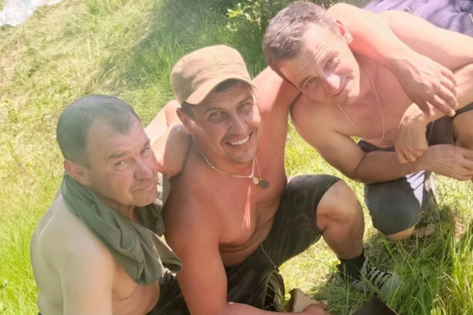 Родные не теряют надежды найти остальных мужчин живыми. Фото: из личного архива супруги Василия.