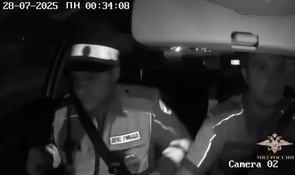 Сотрудники ГАИ не дали уйти нарушителю.