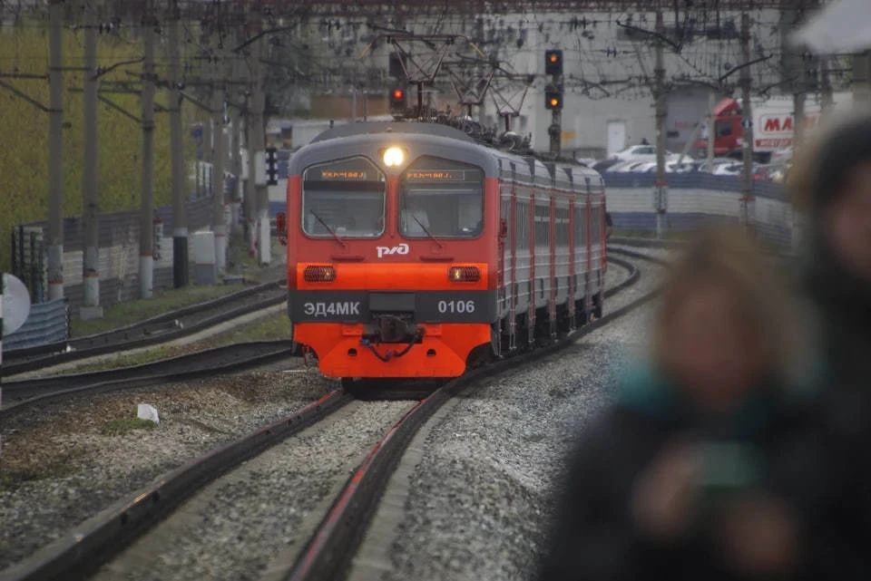 Движение поездов в Волгоградской области остановлено из-за падения обломков БПЛА