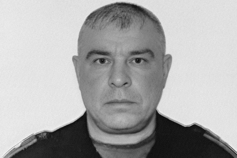 В пятницу, 1 августа, при исполнении служебного долга погиб работник 307-й пожарно-спасательной части «Мособлпожспаса» - командир отделения Александр Сапронов. Фото: МЧС