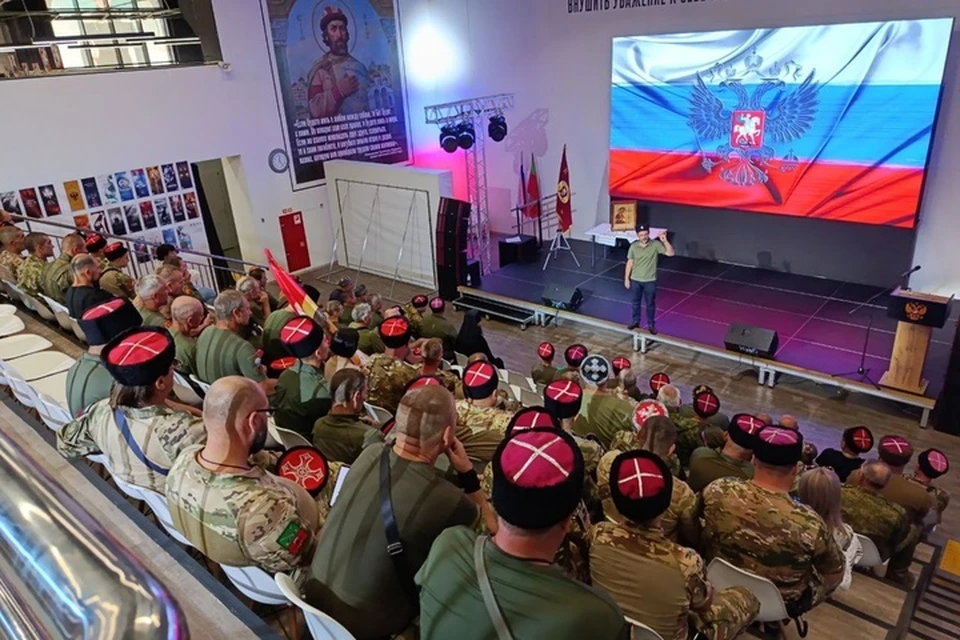 Большой казачий круг провели в Васильевском районе. Фото: Запорожское казачье войско