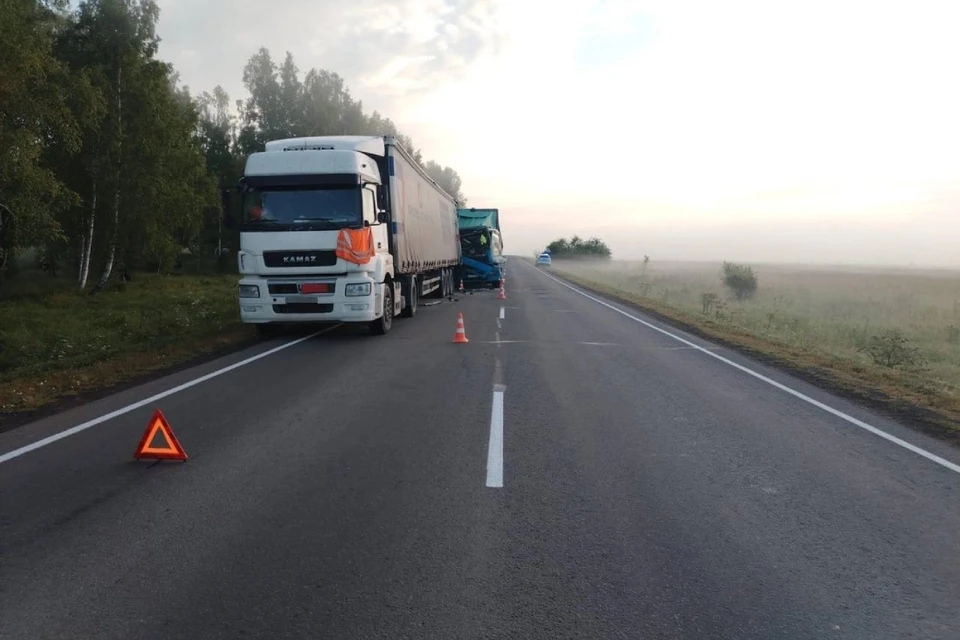 В Братске две фуры попали в ДТП на трассе «Вилюй». Фото: Госавтоинспекция города Братска.