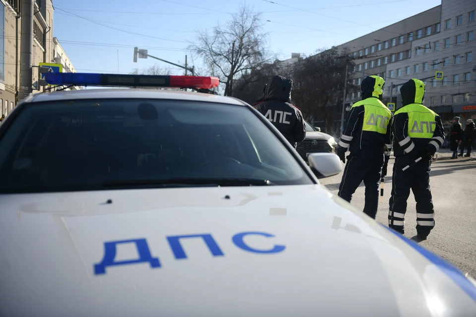 В Ульяновске на перекрёстке столкнулись Фольксваген и пассажирский автобус. Фото архив КП