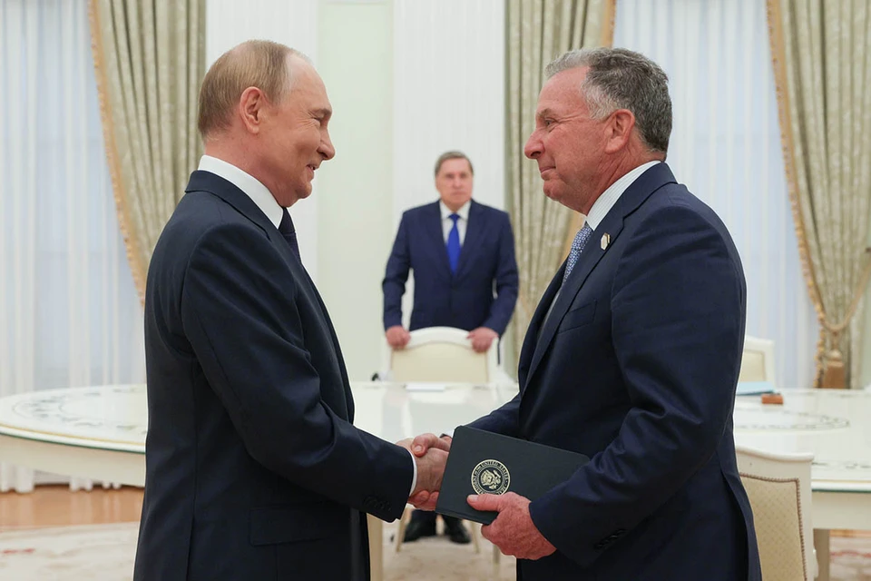 Владимир Путин встретился со Стивеном Уиткоффом в Кремле. Фото: Гавриил Григоров/пресс-служба президента РФ/ТАСС