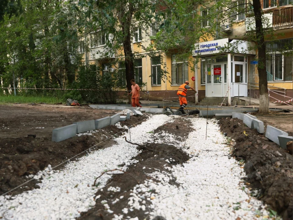 Будет отремонтирована и дорога к поликлинике. Фото: телеграм-канал Ивана Носкова