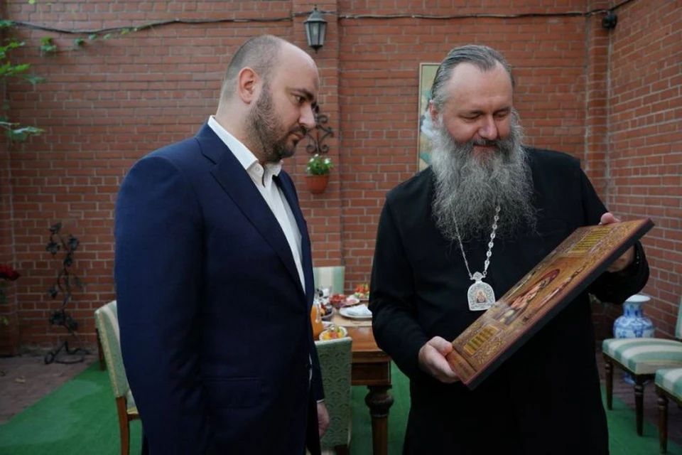 В ходе встречи глава региона и митрополит обсудили развитие паломничества, социальные программы, совместные мероприятия