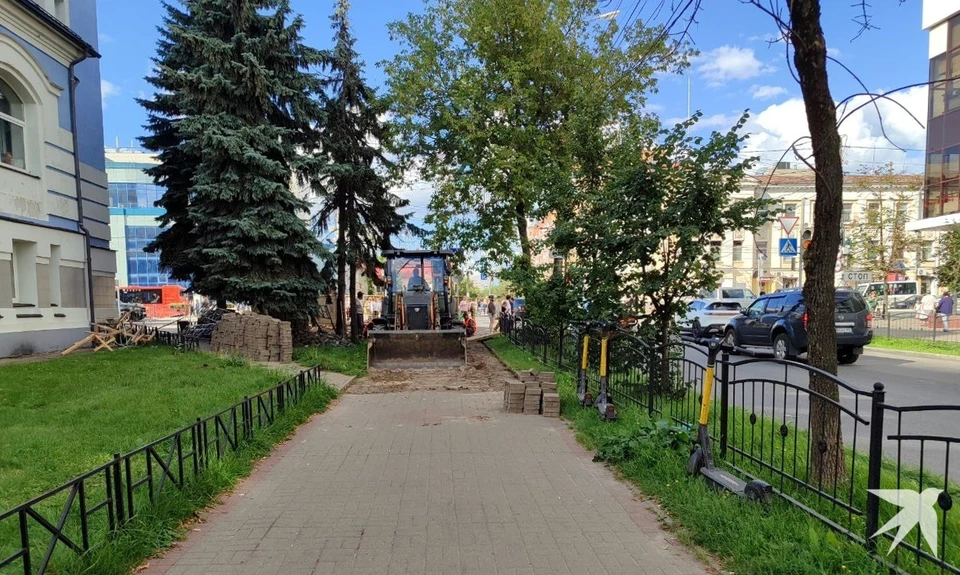 Ремонтные работы на Плеханова создают опасность для пешеходов.