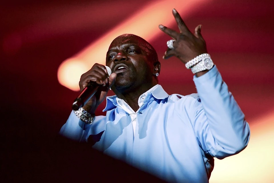 Концерт американского рэпера Akon в Сочи не отменят после угрозы БПЛА