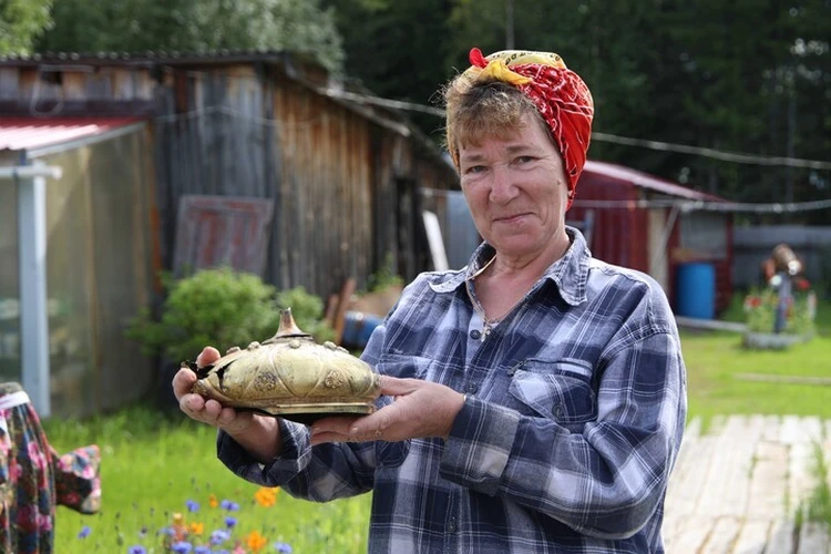 На Ямале нашли уникальные серебряные чаши с изображением святых апостолов XII - XIII веков