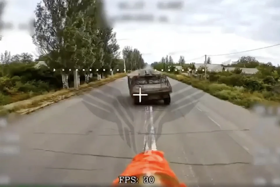 Видео уничтожения российскими дронами вражеской техники показало МО РФ