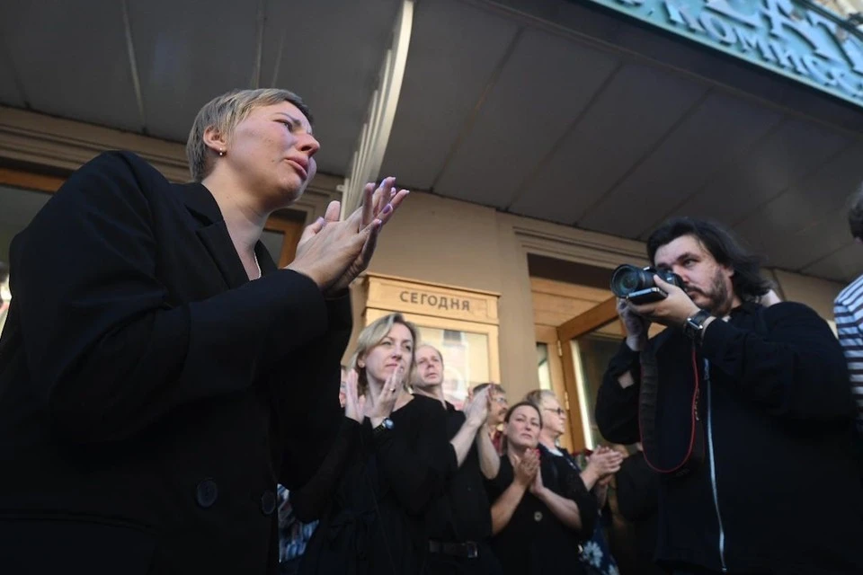 Сиделка Ивана Краско Дарья расплакалась на прощании с артистом