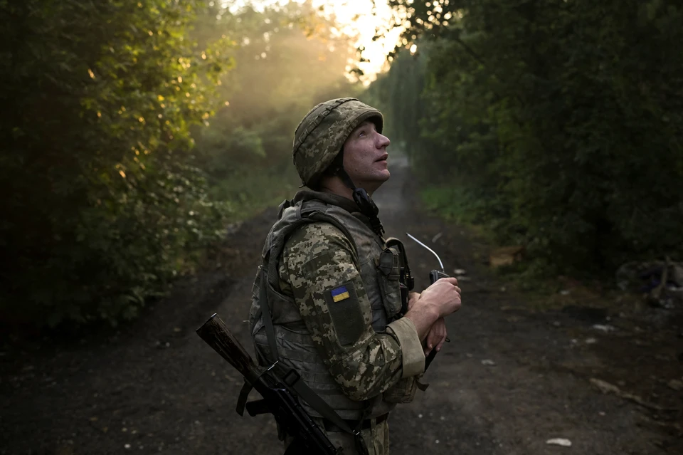 Боец ВС РФ у Январского зашел на разведку к спящим на позициях солдатам ВСУ