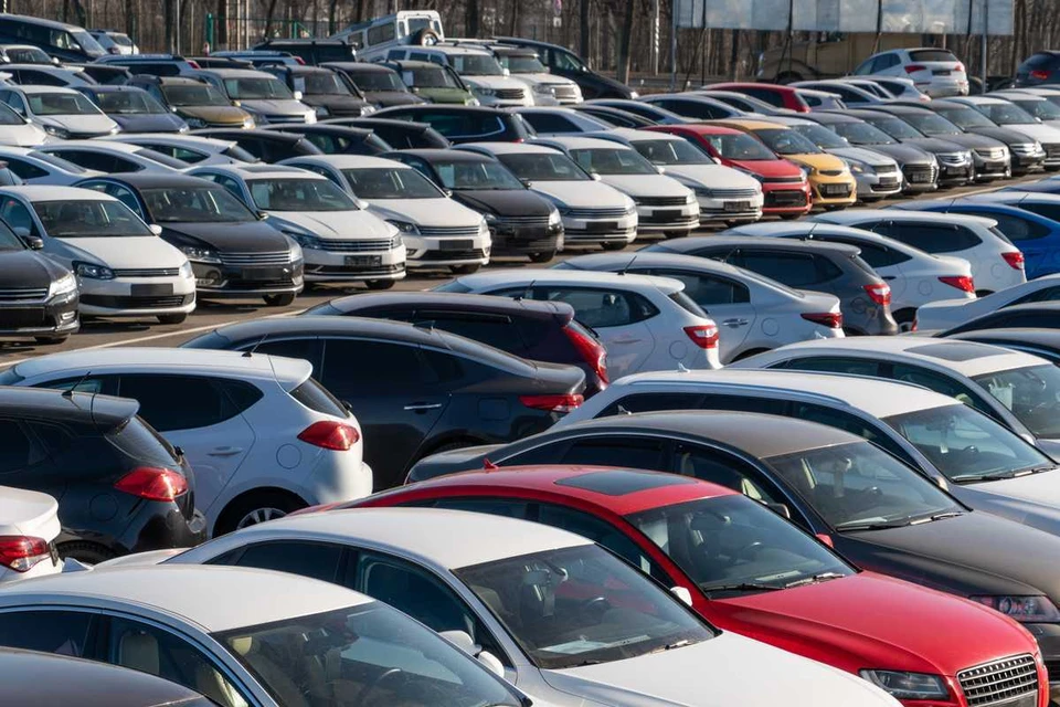 В РФ началось снижение цен на BMW X3, Toyota RAV4 и Toyota Highlander. sharfsinn / Shutterstock.com / Fotodom
