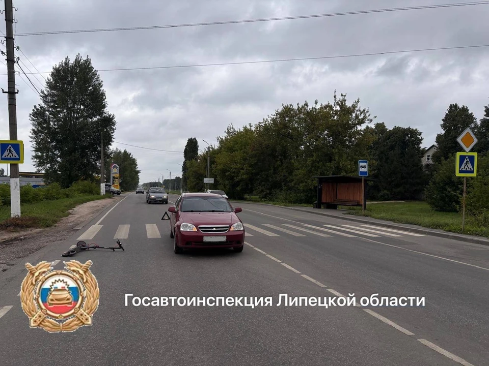 Полицейские устанавливают причины и обстоятельства произошедшего. Фото управления Госавтоинспекции по Липецкой области.