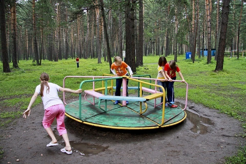 В лагерях устраивали тематические дни по краеведению, экологии.